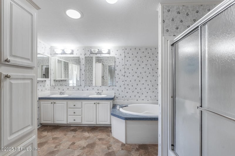 101 Palmland Ave, Satsuma, FL 32189