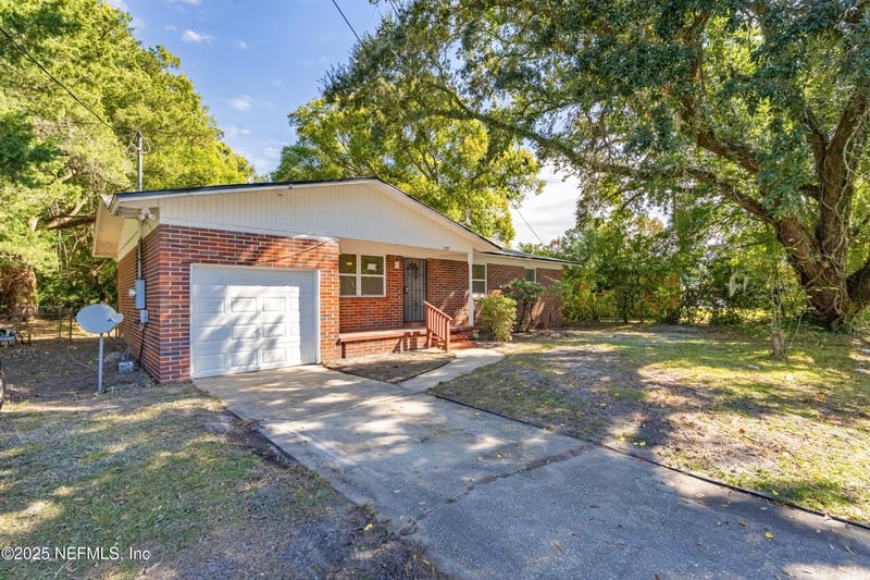 5557 Cleveland Rd, Jacksonville, FL 32209