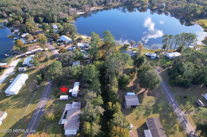 159 Jewel Ave, Interlachen, FL 32148