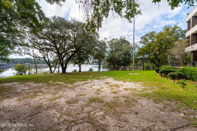 644 Cesery Blvd, Jacksonville, FL 32211