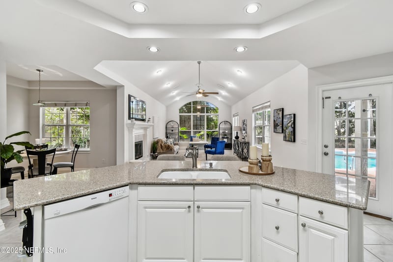 2612 Seneca Dr, St Johns, FL 32259