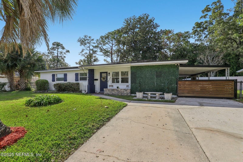 4450 Revelstoke Dr, Jacksonville, FL 32207