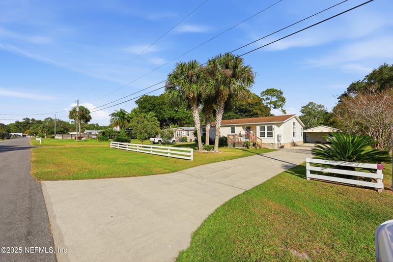 112 Waterside Ave, Satsuma, FL 32189