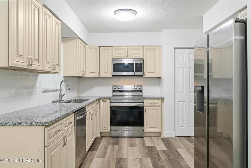 1598 3rd St, Daytona Beach, FL 32117