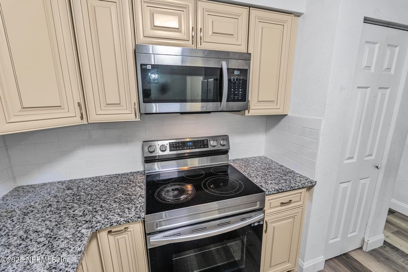 1598 3rd St, Daytona Beach, FL 32117