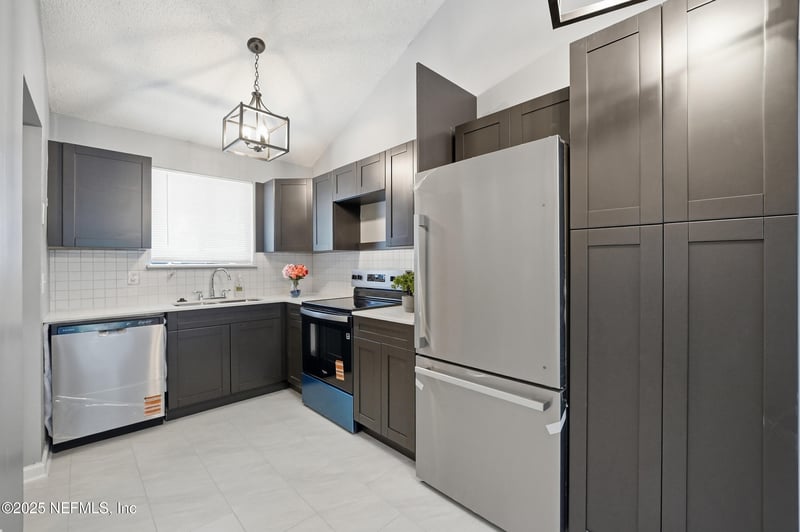 2424 Seabury Pl, Jacksonville, FL 32246