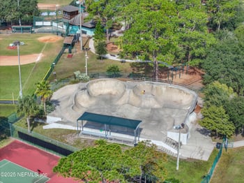 181 Sylvan Dr, Atlantic Beach, FL 32233