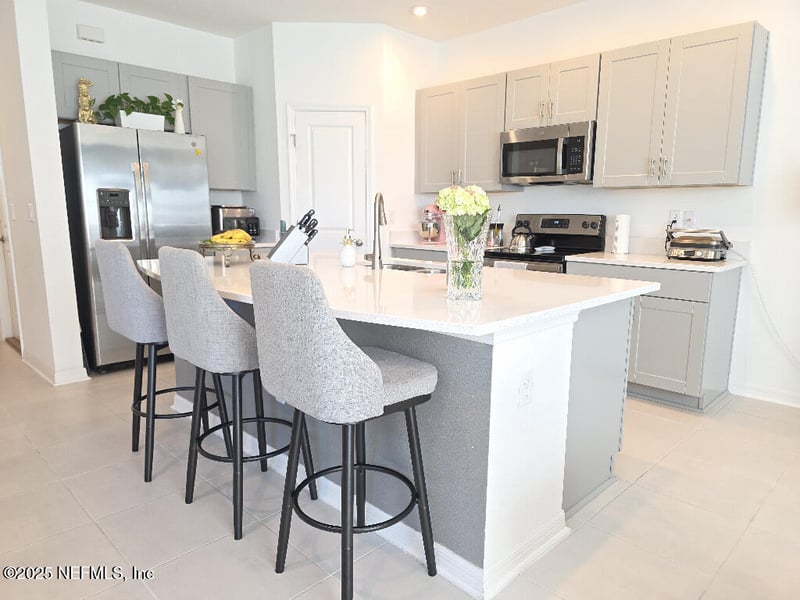 330 Anthony Dr, Jacksonville, FL 32218