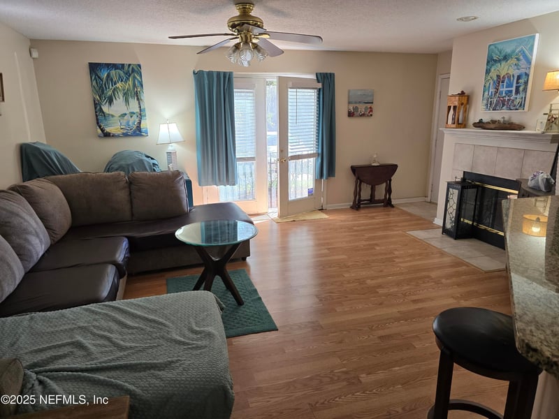 13715 Richmond Park Dr #1202, Jacksonville, FL 32224