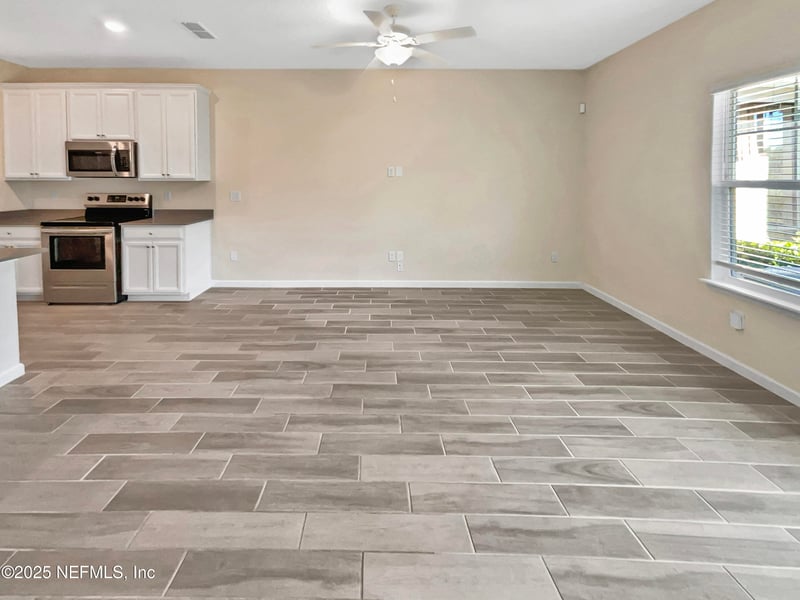 10357 Benson Lake Dr, Jacksonville, FL 32222