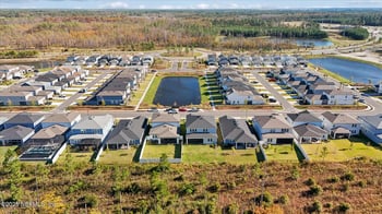 442 Hawthorn Park Cir, Yulee, FL 32097