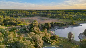 211 Village Dr, Welaka, FL 32193