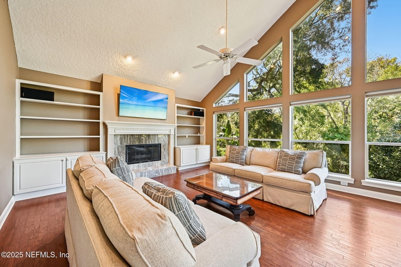 1124 Mill Creek Dr, St Johns, FL 32259