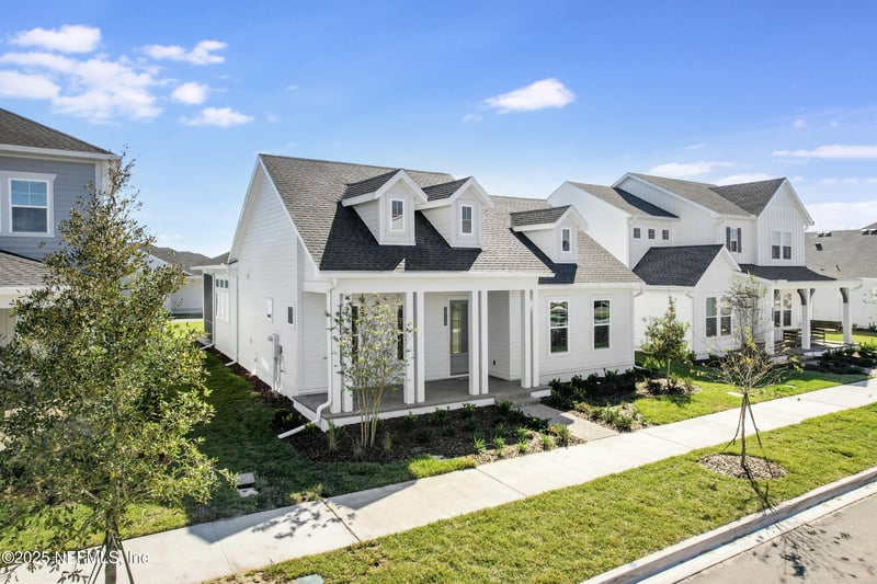 12114 Grand Pine Dr, Jacksonville, FL 32224