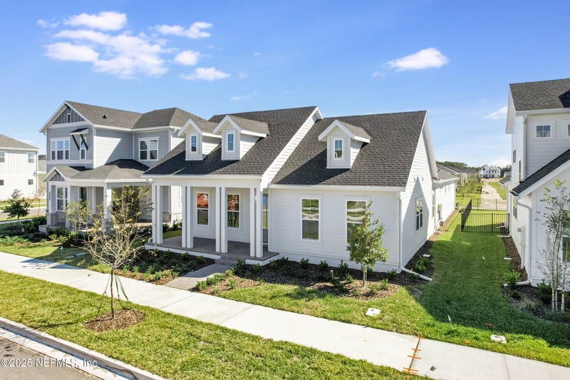 12114 Grand Pine Dr, Jacksonville, FL 32224