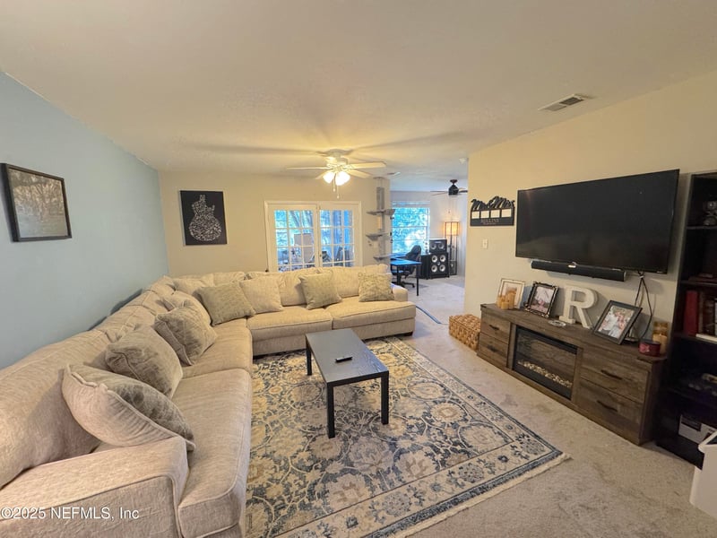 4320 Plaza Gate Ln #302, Jacksonville, FL 32217