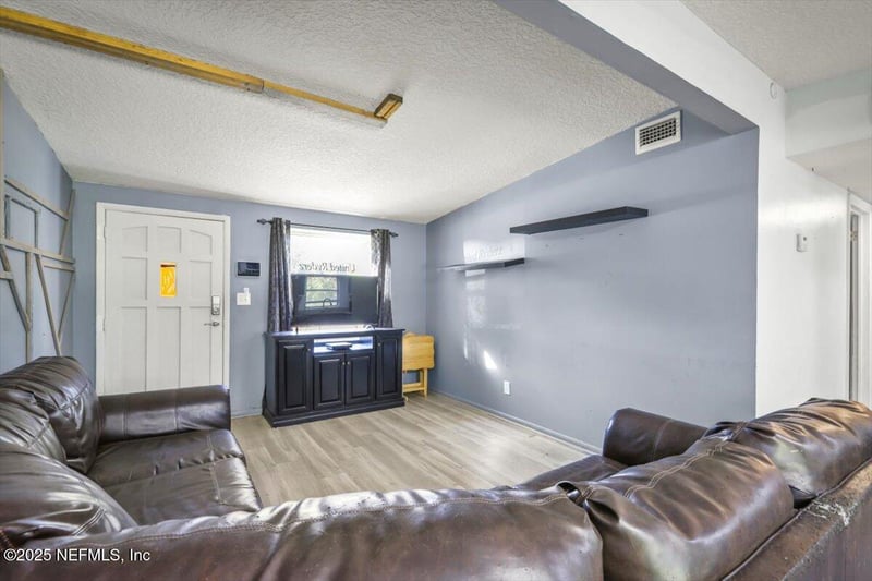 7535 Legrande St, Jacksonville, FL 32244