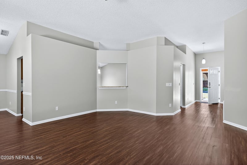 8203 Teaticket Dr, Jacksonville, FL 32244