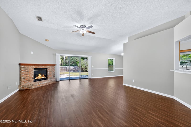 8203 Teaticket Dr, Jacksonville, FL 32244