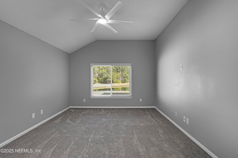 695 Sid Dr, Jacksonville, FL 32218