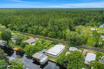 115 Walt Ln, Satsuma, FL 32189