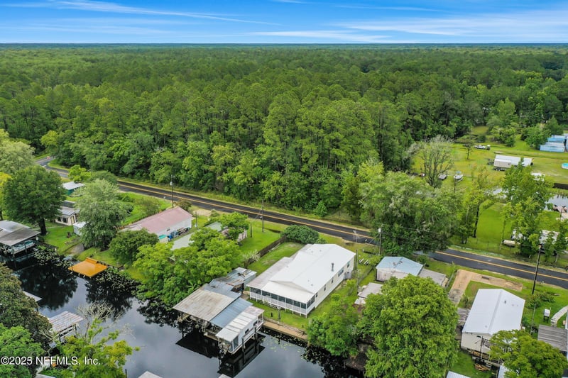 115 Walt Ln, Satsuma, FL 32189