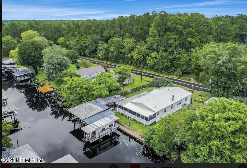 115 Walt Ln, Satsuma, FL 32189