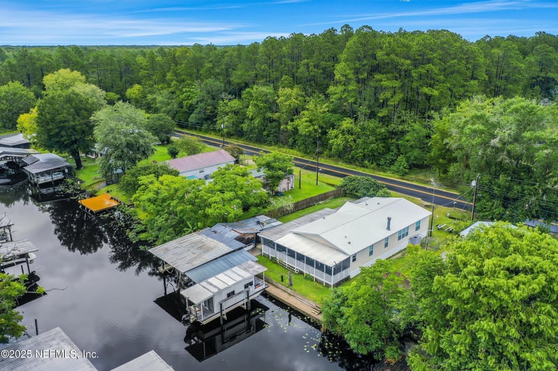 115 Walt Ln, Satsuma, FL 32189