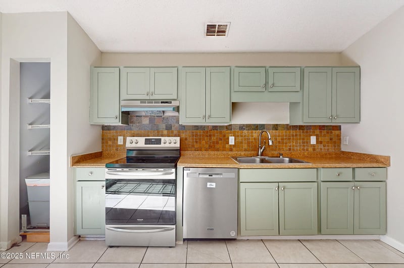 8140 Morristown Trl, Jacksonville, FL 32244