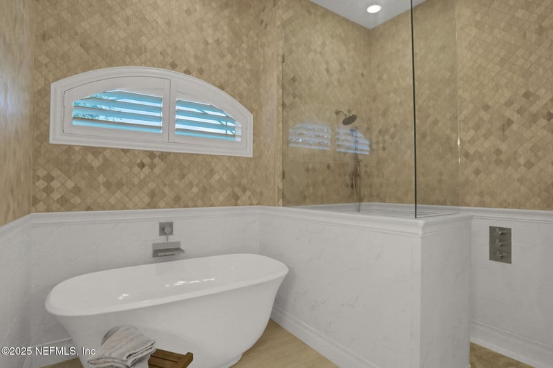 527 Kesley Ln, Jacksonville, FL 32259