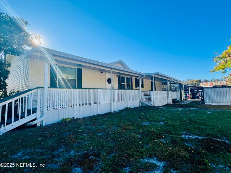 115 Walt Ln, Satsuma, FL 32189