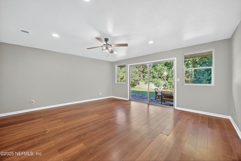 1355 Lamanto Ave, Jacksonville, FL 32211