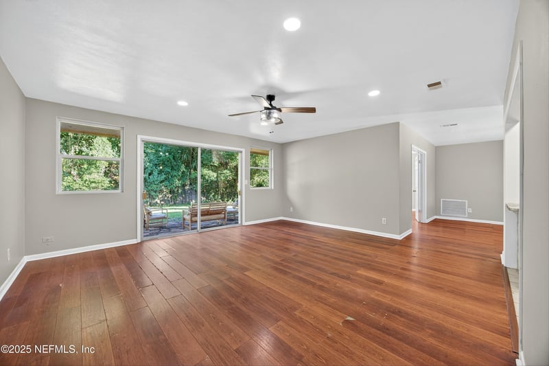 1355 Lamanto Ave, Jacksonville, FL 32211