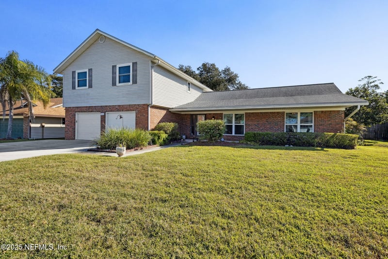 2273 Fallen Tree Dr, Jacksonville, FL 32246