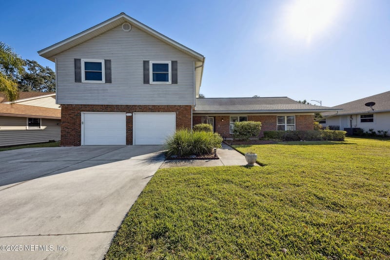 2273 Fallen Tree Dr, Jacksonville, FL 32246