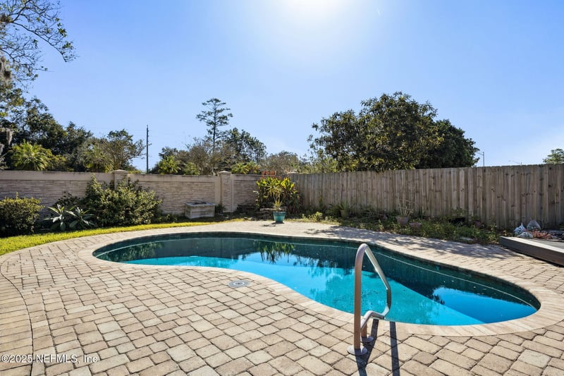 2273 Fallen Tree Dr, Jacksonville, FL 32246