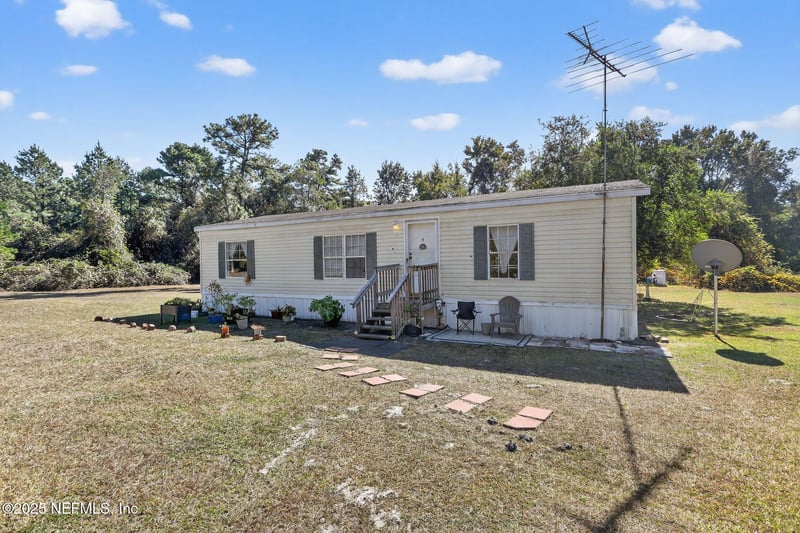 136 Moccasin Creek Ln, Palatka, FL 32177