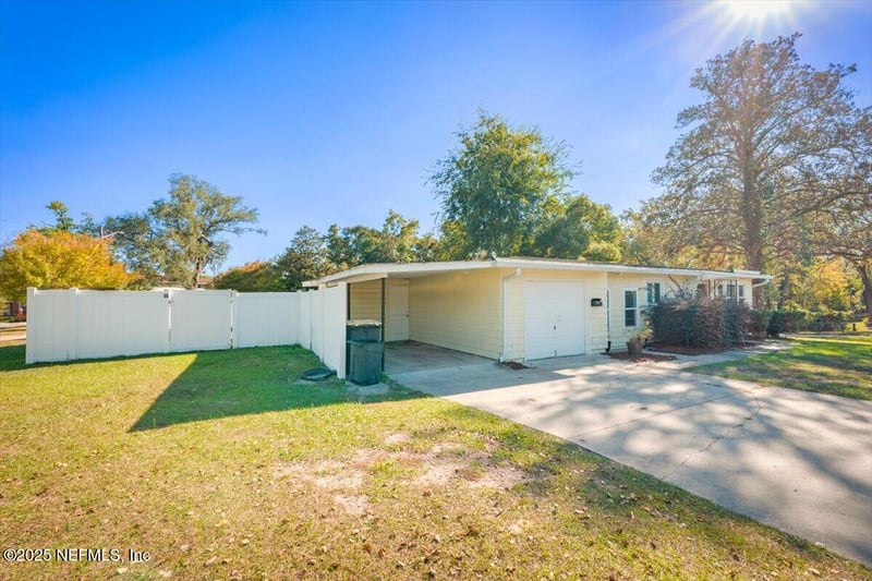 5578 Shorewood Rd, Jacksonville, FL 32210