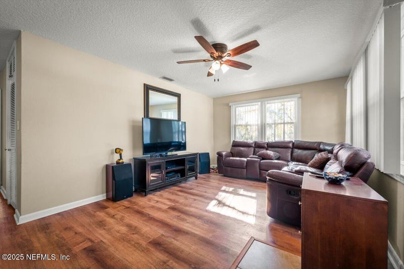 5578 Shorewood Rd, Jacksonville, FL 32210