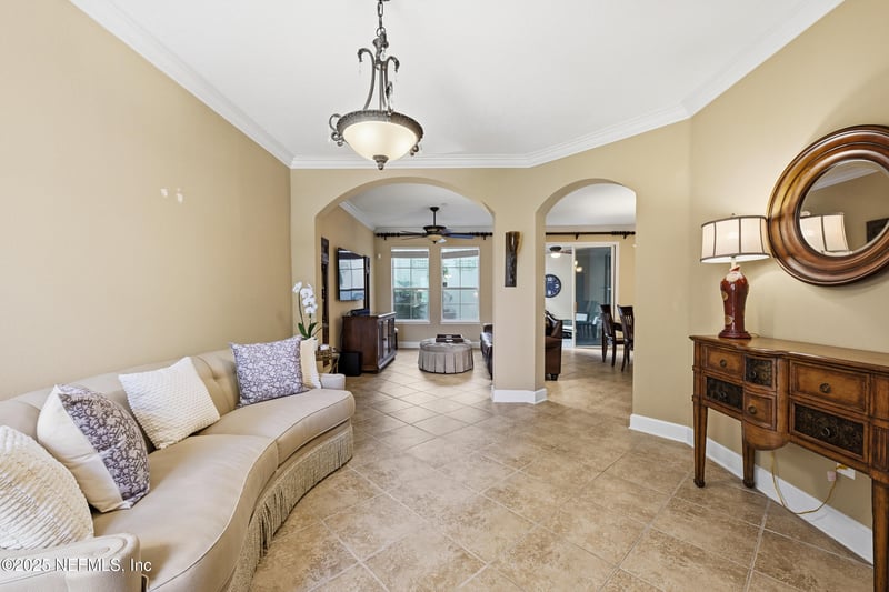 6129 Clearsky Dr, Jacksonville, FL 32258