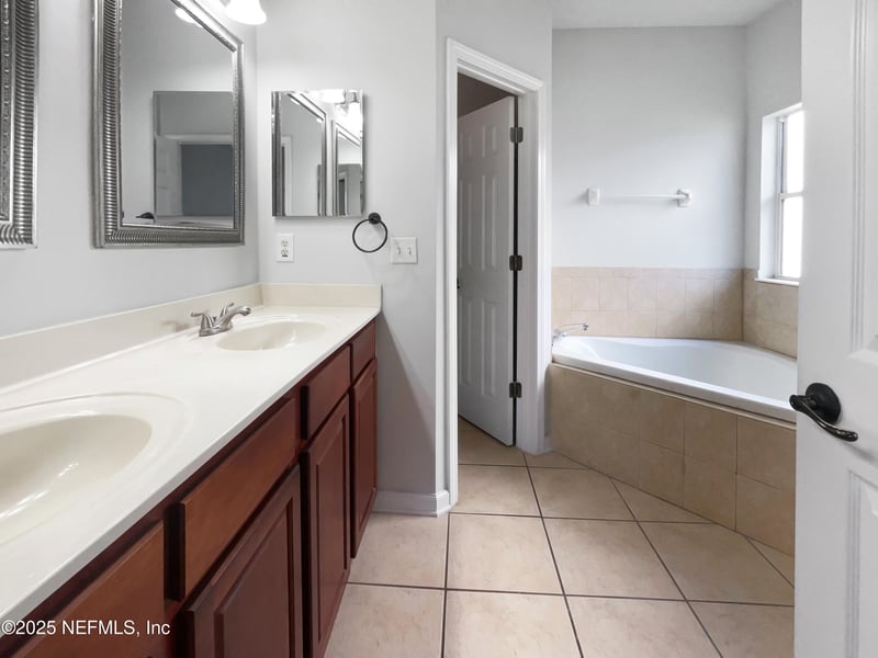 3583 Old Village Dr, Orange Park, FL 32065