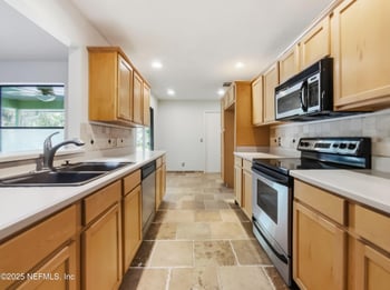 2440 Deloach Ln, Jacksonville, FL 32216