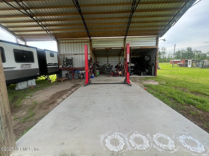 1730 Church St, Marianna, FL 32448