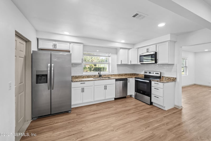 6910 Cartier Cir, Jacksonville, FL 32208