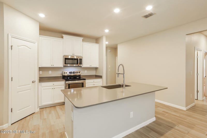 7091 Bowers Creek Dr, Jacksonville, FL 32222