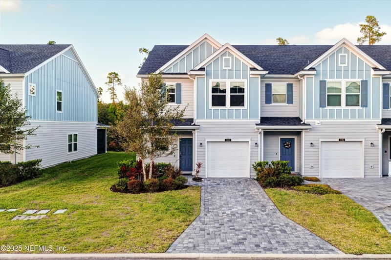 202 Boracay Cir, St Johns, FL 32259
