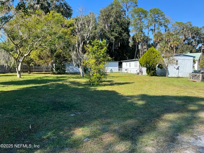 101 Hummingbird Trl, Crescent City, FL 32112