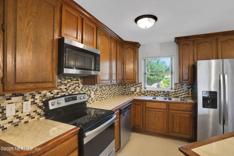 7415 Leroy Dr, Jacksonville, FL 32244