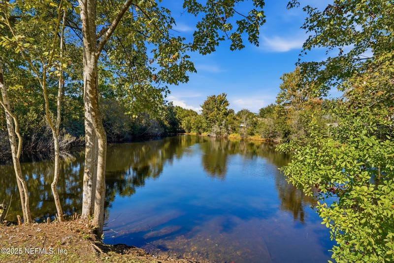 11 Northside Dr #202, Jacksonville, FL 32218