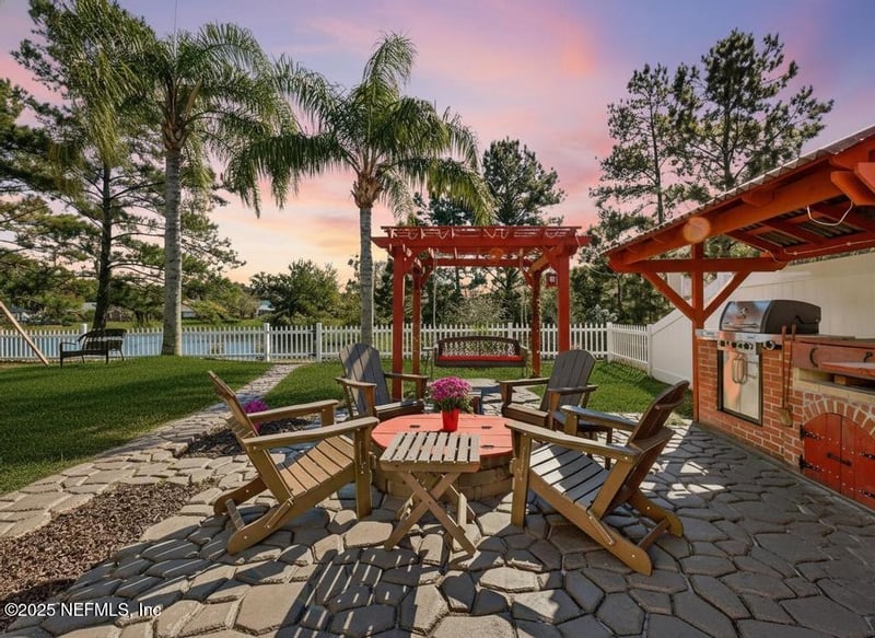 321 Turtle Dove Dr, Orange Park, FL 32073